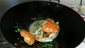 姜葱炒花蟹的做法步骤2