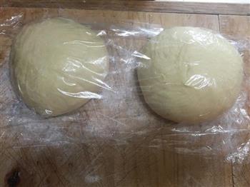 葱香肉松面包卷 中种法的做法步骤8