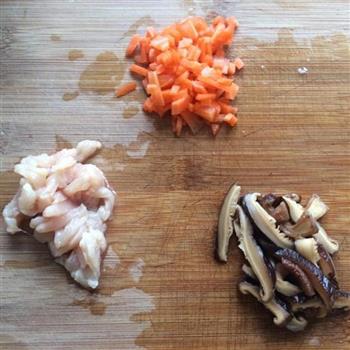 周末营养香菇鸡肉粥的做法步骤2