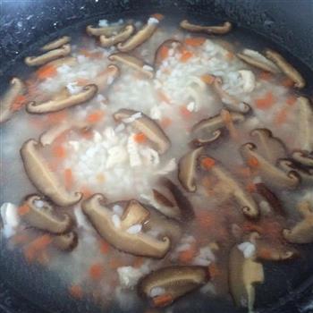 周末营养香菇鸡肉粥的做法步骤5