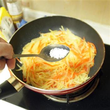 胡萝卜炒土豆丝的做法步骤6