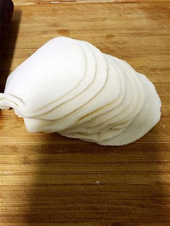 懒人福音-饺子皮版葱油饼的做法图解2