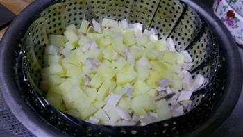 宫保杏鲍菇、土豆丁的做法步骤3