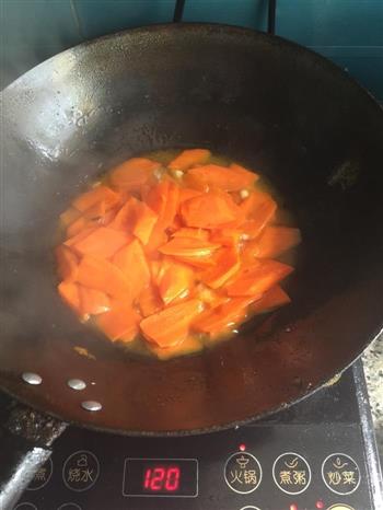 胡萝卜炒肉的做法图解3