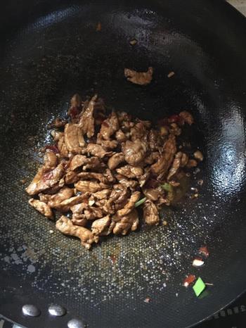 豇豆炒肉的做法步骤3