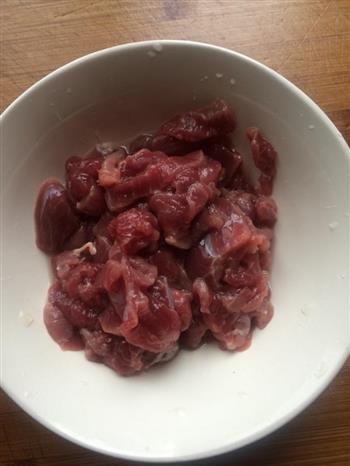 黑椒牛肉炒乌冬面的做法步骤2