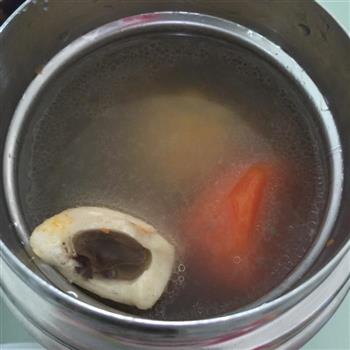 胡萝卜玉米大骨汤的做法步骤3