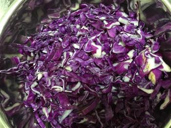 蒜蓉紫椰菜的做法图解1