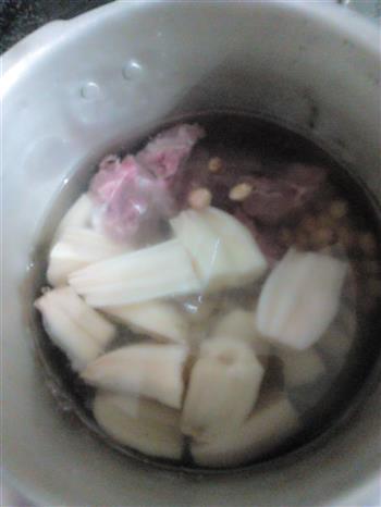 花生莲藕骨头汤的做法步骤2