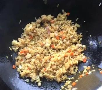 咖喱炒饭的做法步骤7