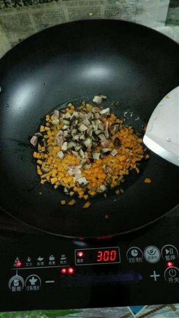 熏肉豌豆糯米饭的做法步骤3