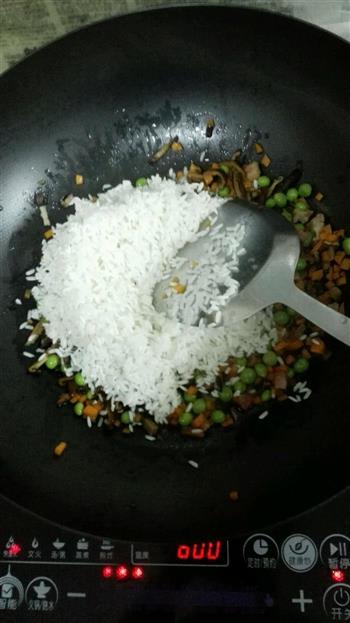 熏肉豌豆糯米饭的做法步骤5