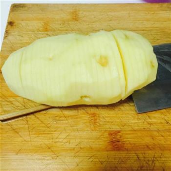 培根风琴烤土豆的做法步骤1