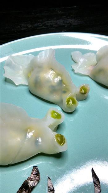 三鲜水晶金鱼蒸饺的做法步骤10