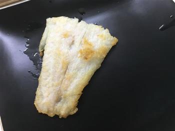 欧芹香煎龙利鱼-营养美味的快手早餐的做法步骤6