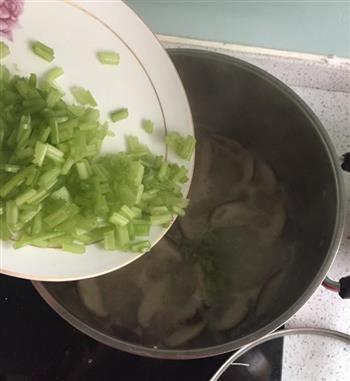 香菇鸡肉蔬菜粥（潮汕粥）的做法步骤5