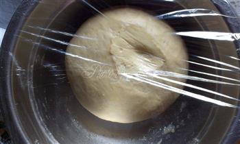 椰蓉辫子面包的做法步骤2