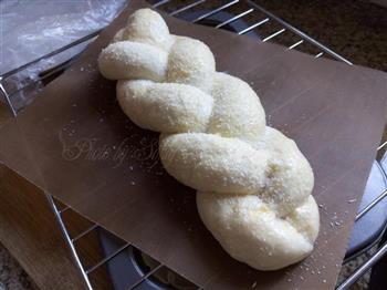 椰蓉辫子面包的做法步骤3