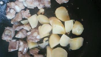 土豆排骨焖饭的做法步骤4