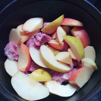 苹果雪梨排骨汤的做法步骤3