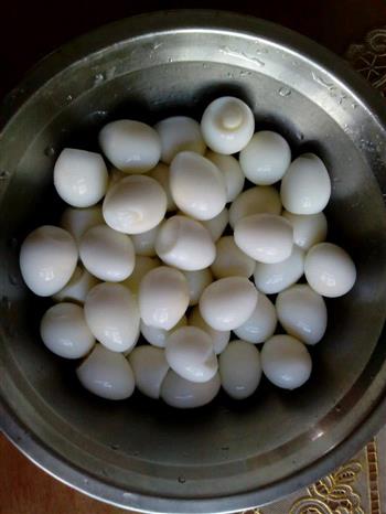 五香鹌鹑蛋的做法步骤1