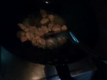 青椒土豆炒肉的做法步骤5