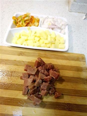 黑椒牛肉土豆焗饭的做法步骤1