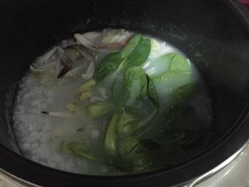 电饭煲版简易生滚螃蟹粥的做法步骤3