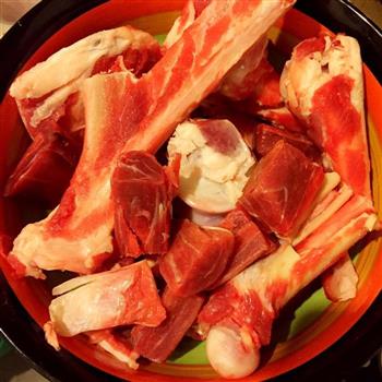 超级简单电饭锅白萝卜炖羊肉我最爱的萝卜鲜笋羊肉汤的做法步骤1