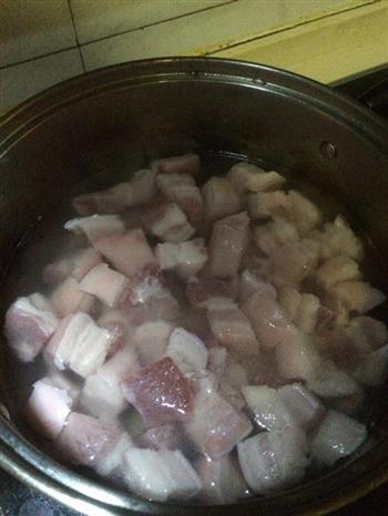 砂锅蒸红烧肉的做法步骤1