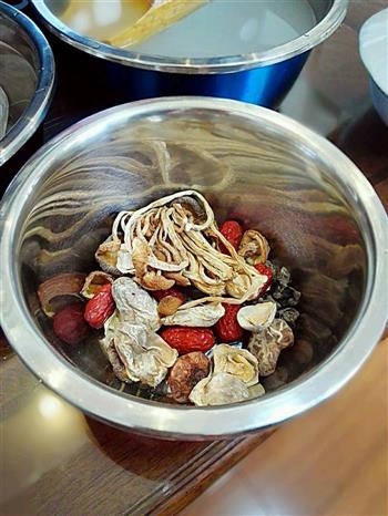 猴头菇山药养胃鸡汤 有详细处理猴头菇的方法的做法步骤10