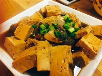 豆腐炖鱼的做法步骤8