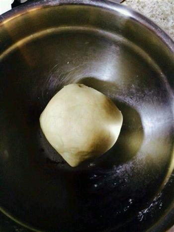 豆沙蛋黄酥的做法步骤3