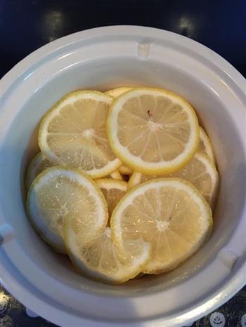 老冰糖炖柠檬的做法步骤3
