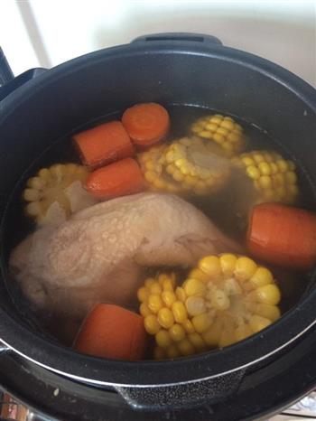 栗子鸡汤高压锅版的做法步骤2