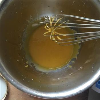 抹茶蜜豆瑞士卷的做法步骤2
