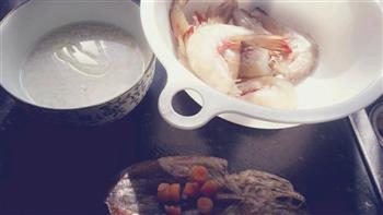 海鲜冬菇粥的做法图解1