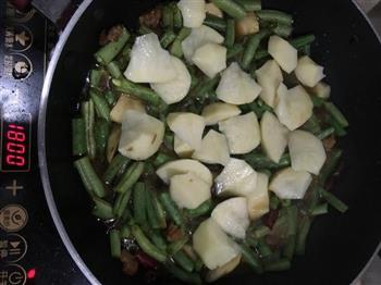 豆角牛肉炖土豆的做法步骤5