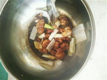 红烧鸡块炖土豆-美味的下饭菜的做法步骤3