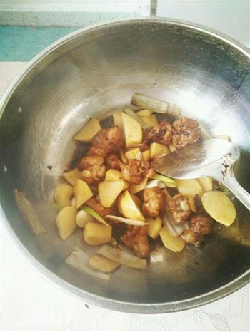 红烧鸡块炖土豆-美味的下饭菜的做法步骤4