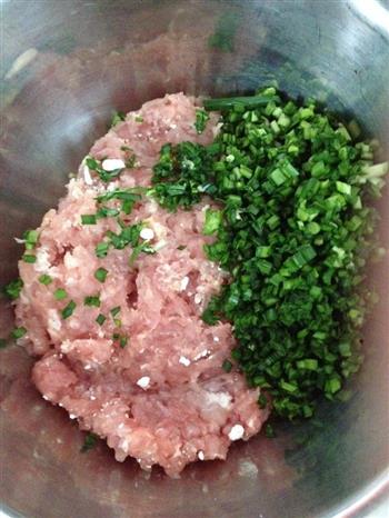 韭菜饺子，萝卜排骨汤的做法步骤4