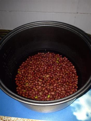 红豆小米粥-孕妇进冬必备佳品的做法图解1
