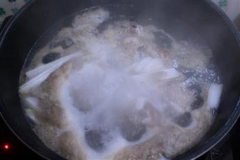 排骨海鲜豆腐汤的做法步骤4