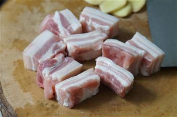 板栗红烧肉-放大所有的小温暖的做法步骤1