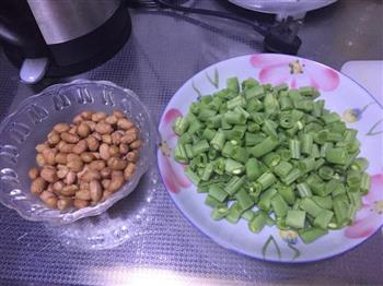 豆角炒花生米的做法步骤1