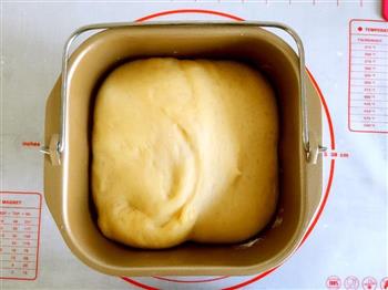 椰蓉辫子面包的做法步骤7