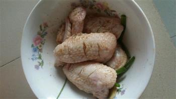 电饭煲焗椒盐鸡翅的做法步骤2