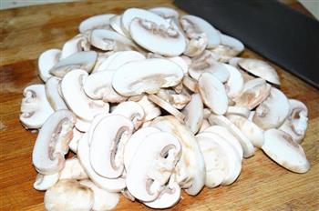 椒盐橄榄油煎白蘑菇的做法图解2