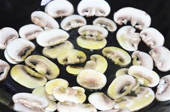 椒盐橄榄油煎白蘑菇的做法图解4