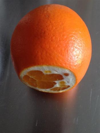 盐蒸橙子的做法图解2